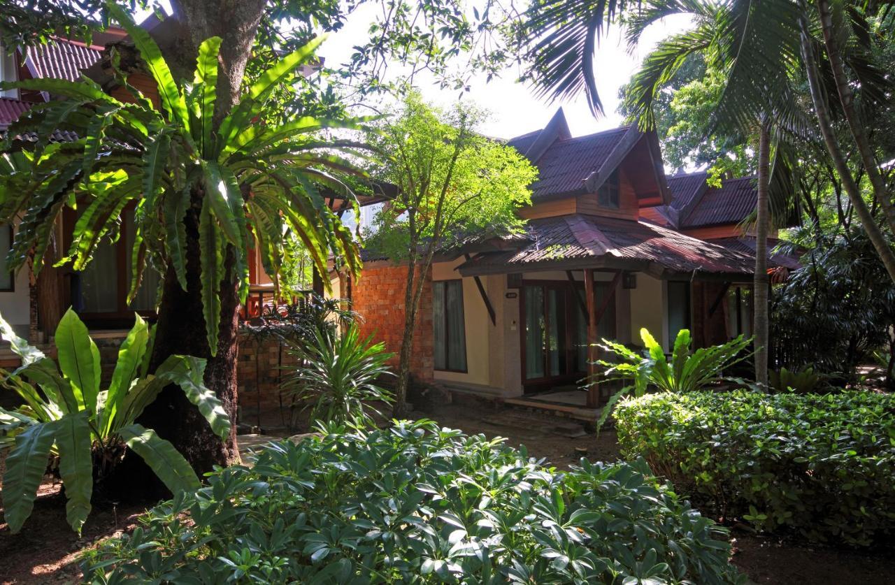 Sand Sea Resort Pantai Railay Bagian luar foto