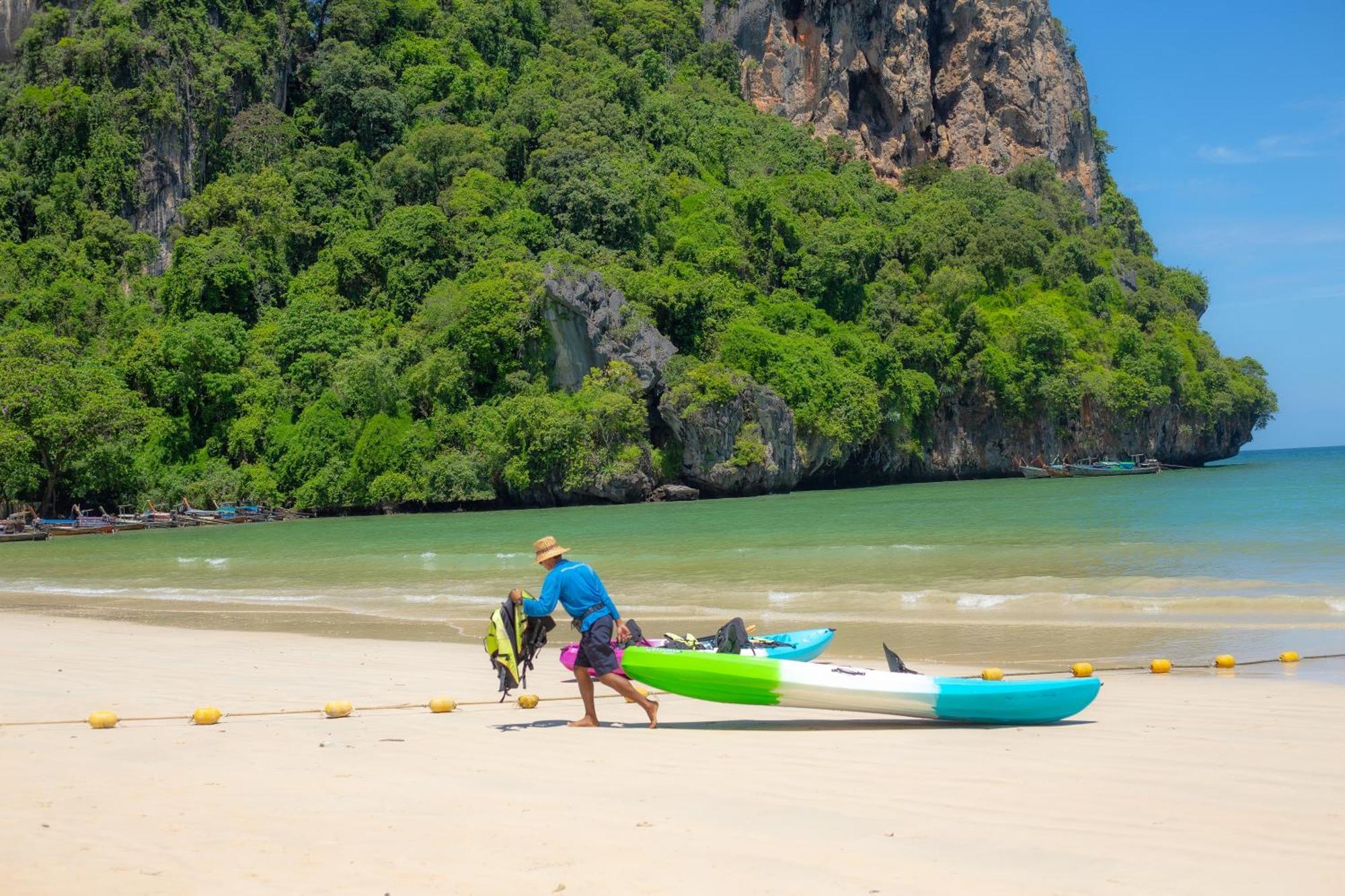 Sand Sea Resort Pantai Railay Bagian luar foto