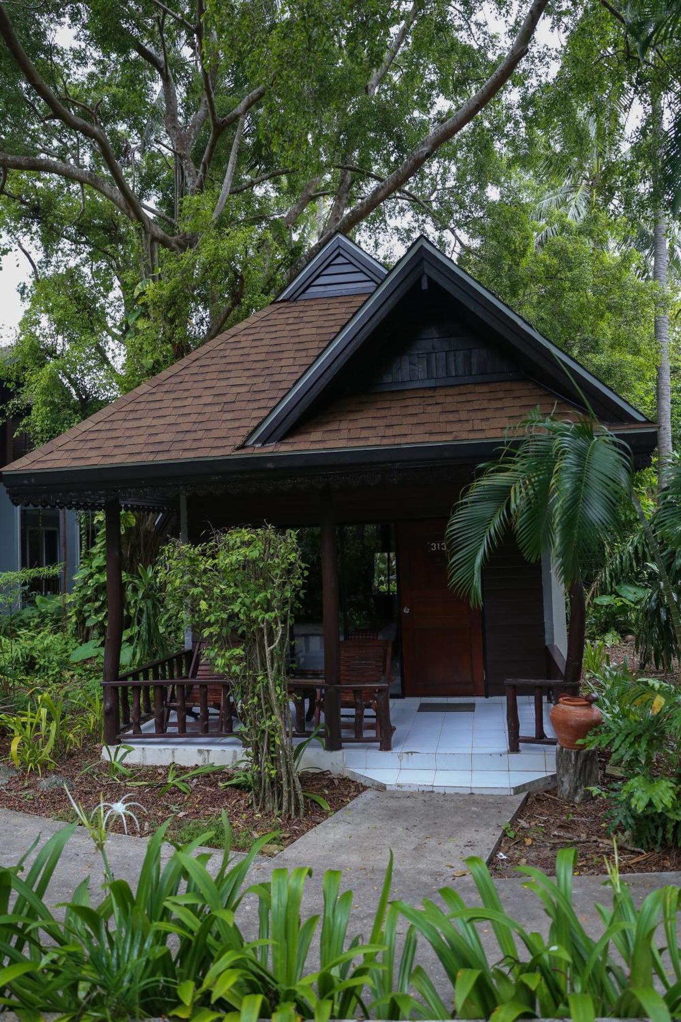Sand Sea Resort Pantai Railay Bagian luar foto