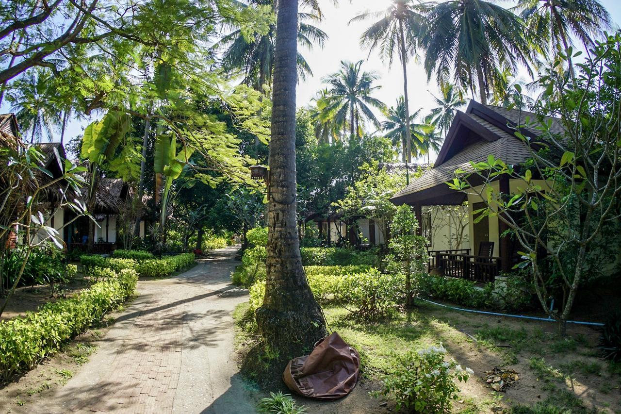 Sand Sea Resort Pantai Railay Bagian luar foto