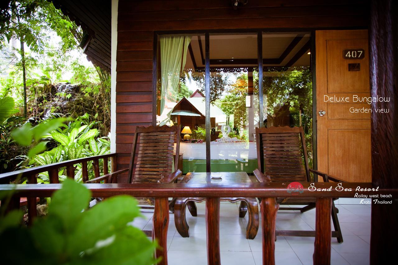Sand Sea Resort Pantai Railay Bagian luar foto